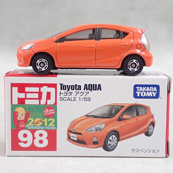 トミカ 98 トヨタ アクア