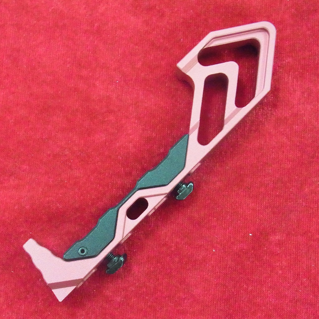 Tyrant Designs タイプ MOD AR-15 フォアグリップ M-LOK