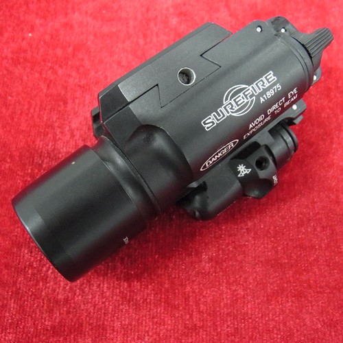 SUREFIRE シュアファイア X400 ウェポンライト レッドレーザー[くれいも屋：I0A276]