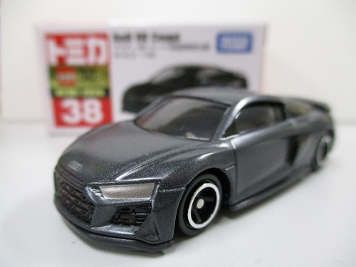 トミカ 38 アウディ R8 クーペ（初回特別仕様）