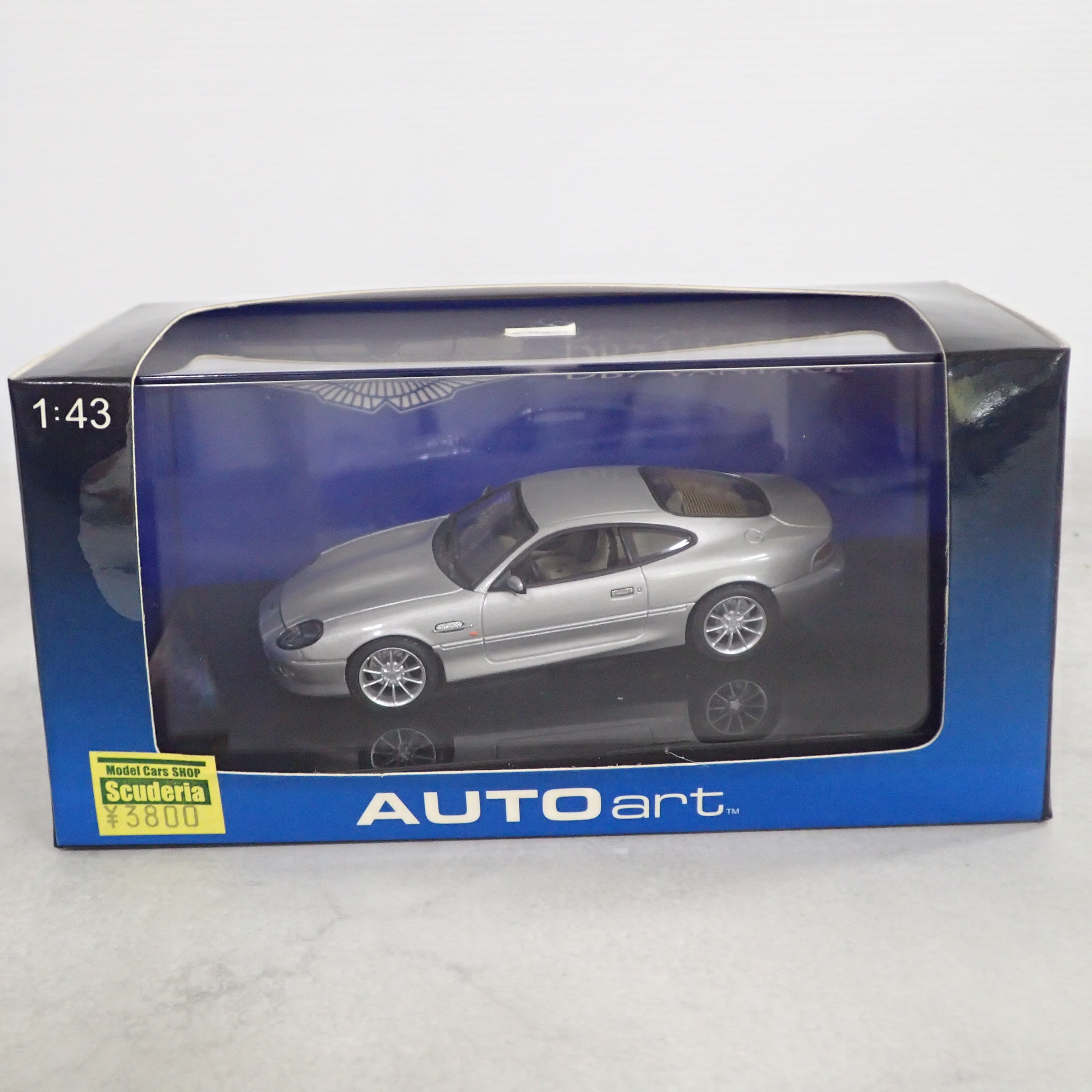 オートアート 1/43 アストンマーチン DB7 シルバー 50201