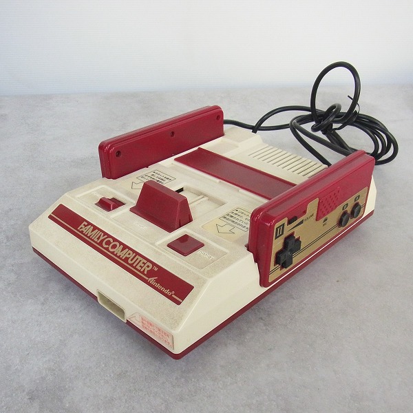 【中古ハード】Nintendo丨ファミコン