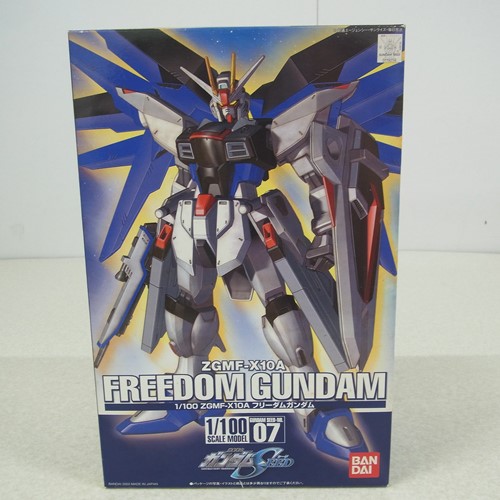 1/100 フリーダムガンダム (機動戦士ガンダムSEED)