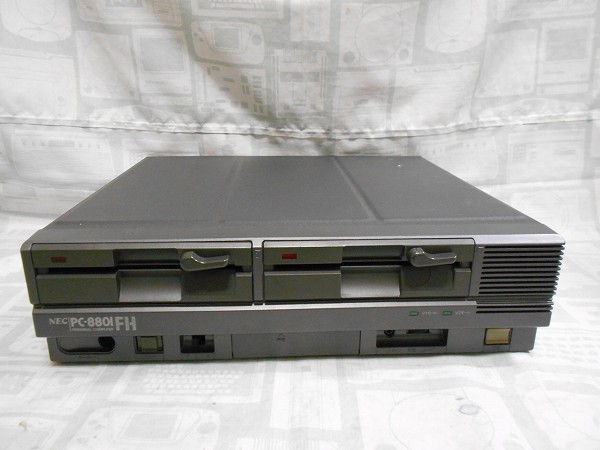 【店頭併売品】NEC 「PC-8801FH （ブラック）」 オーバーホール品【TY-5002】